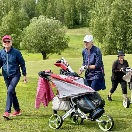9 reikää pelattuna N70 sarjan viimeisellä ryhmällä