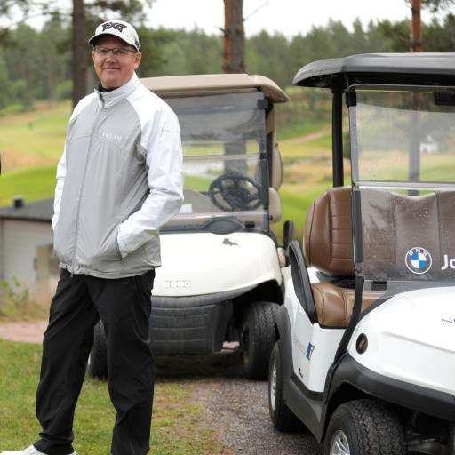 Toimitusjohtaja Antti Ahti toimi myös kilpailunjohtajana.